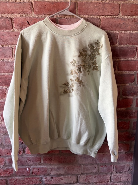 morning sun Sweaters - Morning Sun vintage Sage Crewneck Sweatshirt with Floral Embellishment size L